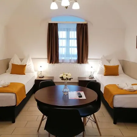 River Apartmanhaz Jaszbereny Exterior photo