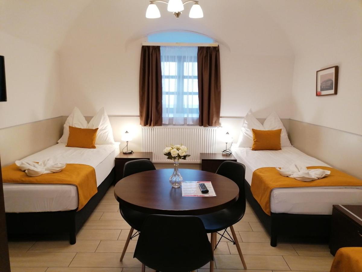 River Apartmanhaz