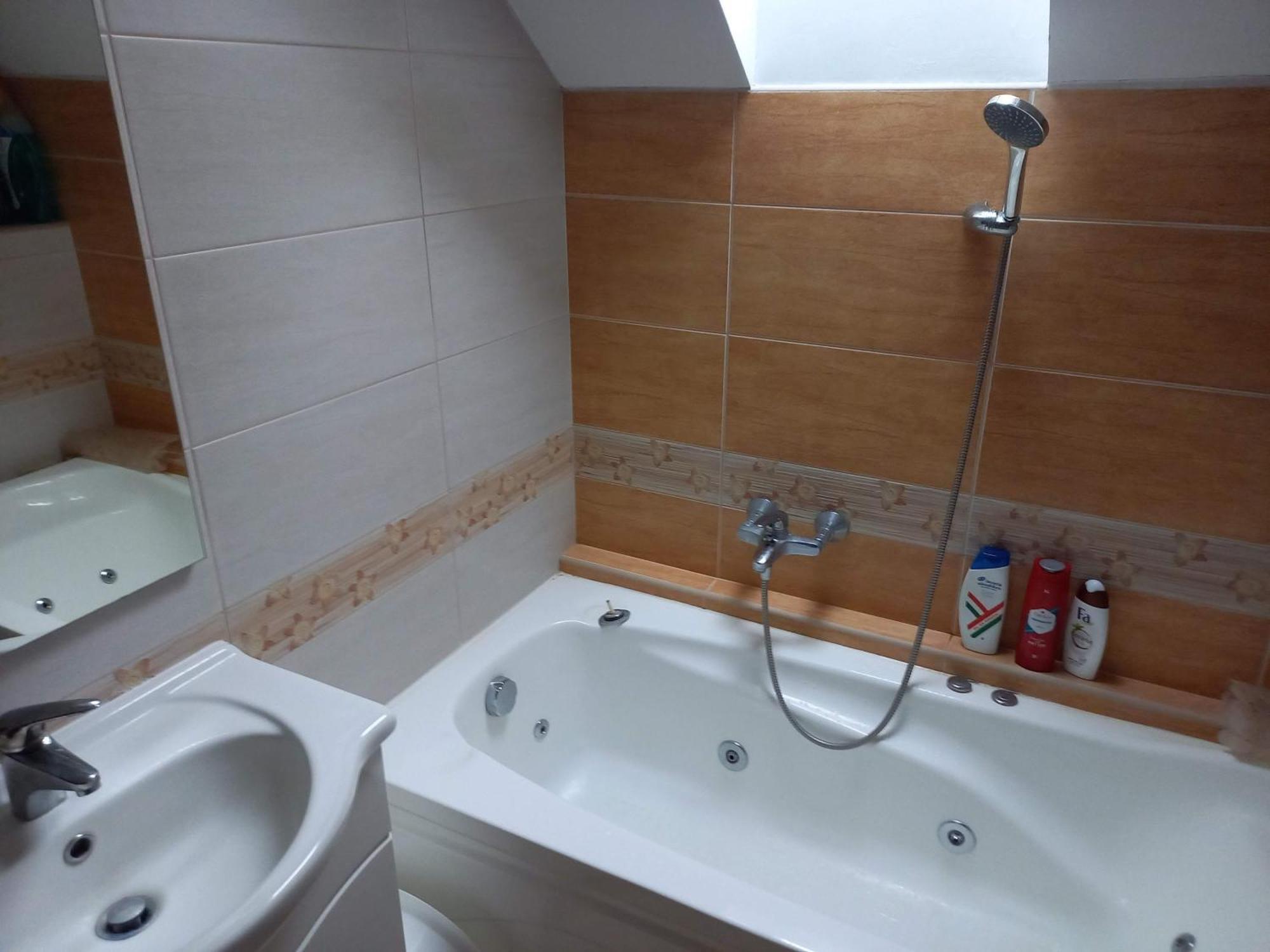 River Apartmanhaz